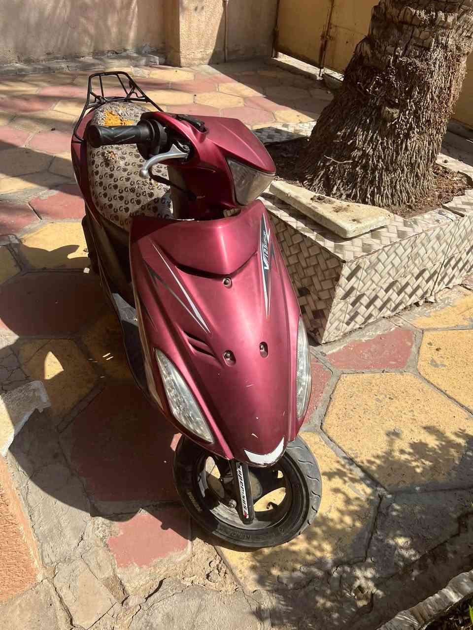 دراجه ادرس صيني مجفتها جديد قبل يومين مكانها العطيفيه *********** دراجه شغاله  ابيعها كوم حديد تجي تاخذها وتروح
