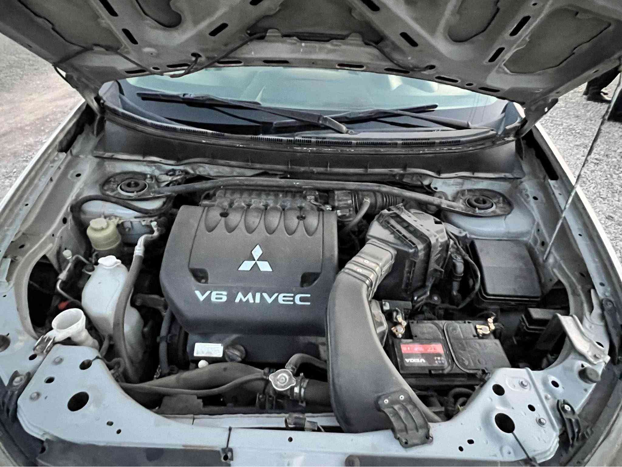 مستيبوشي اوتلاندر2008 v6 بستن رقم سنه وي هزه جديد گير محرك تبريد شرت سياره صبغ عام بدون داخل شرت سعر70$ورقه
رقم تله فون/*********** اكر, نينوى

