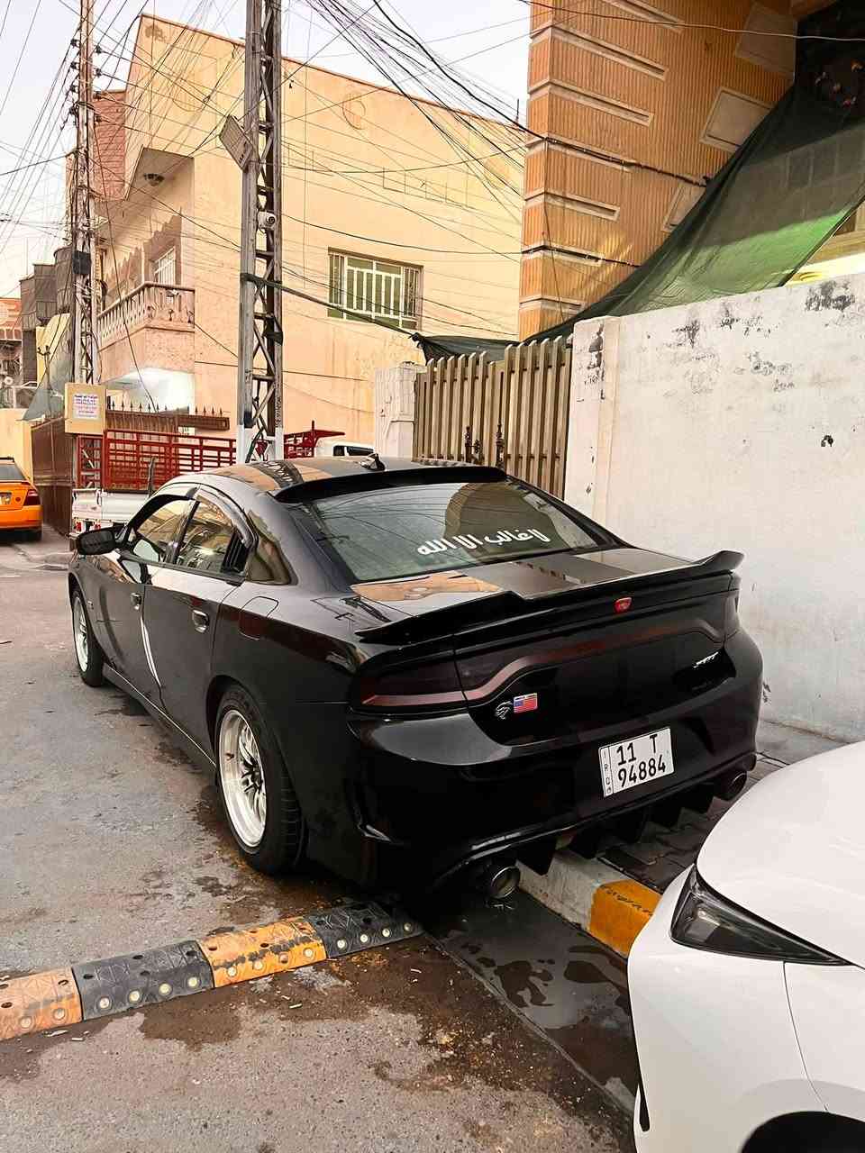 السلام وعليكم
جارجر 2017 sxt محدث srt السيارة جاهزة بيها نواقص قليلة ضربتها جاملغ امامي مصلح نفسه وهنا بيها تلحيضات ماشيه 91 
السعر 170 وبيها مجال 
مكاني بغداد - الامين 
***********
