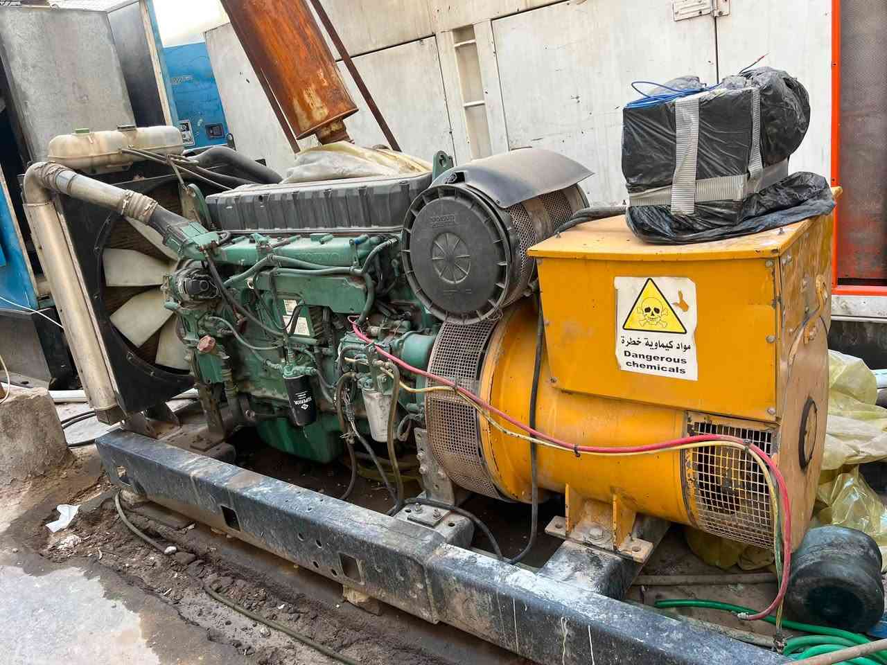 السلام عليكم 
مولده افيكو 250 kv
مولده فولفو 400kv
مكينه هونداي بدون توليد 
للبيع
***********
***********
