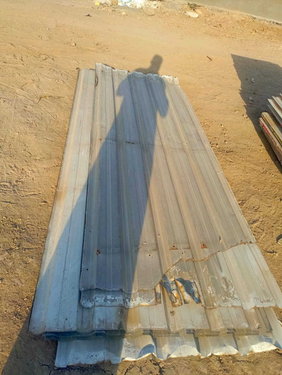 جنكو زائد ساندويتج 4 امتار 3وربع 3مترين ونص قياسات مختلفه كش المتر ب 5000 لقاط المتر 7 ونص مكان حل عوف طفيل الخماس هذا رقم تلفوني ***********
