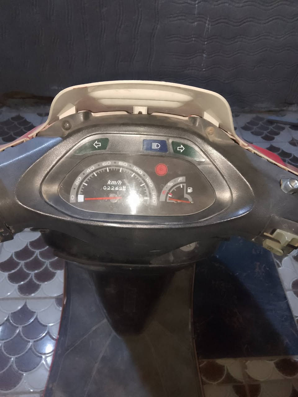 لسلام عليكم دراجه فراشه للبيع مكفوله كلشي شغال بيه السعر 350 وبيه مجال للشرايه رقم *********** متواجد فقط واتساب
