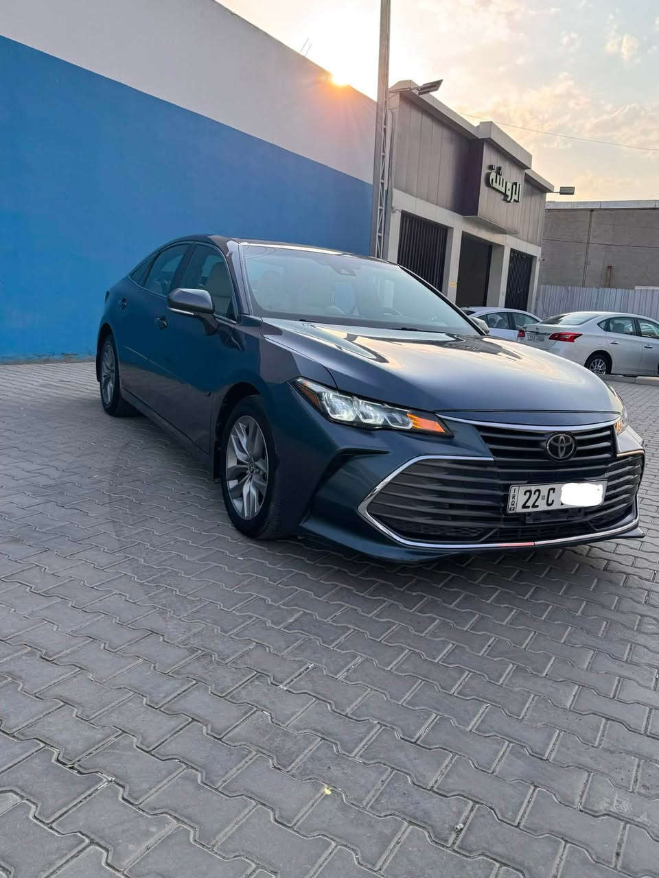 السلام عليكم.      لل البيع. او.  مرواس .
Toyota avalon 2022   Xle 
 

اعلى فئة فول مواصفات وارد امريكي والسيارة رقم بغداد بأسمي 

ماشية47الف mi 

محرك V6 سلندر 

مقاعد الأمامية تدفئة-

مقاعد خلفية-

شاشة تدعم الApple car play-

نظام صوتي سماعات-

رادار امامي وخلفي وجانبي-

تحذير مغادرة المسار-

كامرات 360-

المصابيح Led-

عرض السرعة والمعلومات عله الزجاج-

 الأمامي (Head-Up Display)

حساسات امامية وخلفية-

شاحن لاسلكي-

كشنات كهرباء 

وبعد بيها هواي مواصفات

ضررها مثل ما موضح بالصورة
و بيه ثلاث قطع  كلير من امريكا.  
2 صبغ و 3 كلير  اكرر كلير مو صبغ 

وصور الحادث موجوده 

السيارة بدون ايرباك 

مكان السيارة بغداد  

السعرر.198 ورقه    

رقم التواصل.     ***********
