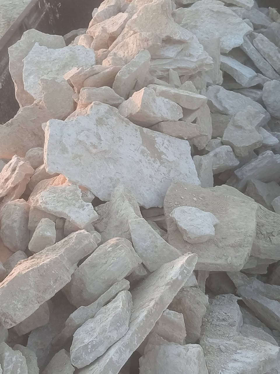 حجر واصل جميع محافظةحمل عكرب***********حجر درجه اولى
