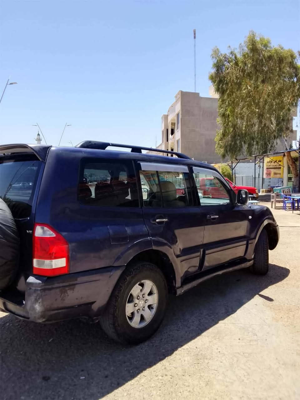 🚘 للبيع:  باجيرو 2006 خليجي
السلام عليكم ورحمة الله وبركاته.

✅ موديل: 2006 (خليجي) 
✅ رقم بغداد – مشروع وطني (الرقم الإنكليزي الجديد)
✅ قابلة للتحويل إلى أي محافظة
⭕المواصفات
✅مري شفط 
✅تحكم مري
✅كامره خلفيه 
✅شاشه
✅حساسات
✅دوشمه كشنات جديده جلد وكنتاره
✅ارضيه جلد
✅ محرك 3000  (المرغوب)
✅ تبريد 3 قطع
✅تحكم التبريد منفصل
✅منفذ USB
✅ 7 راكب
✅ دفع رباعي (4WD)
✅ السيارة جاهزة وباسمي للتحويل المباشر

🔹 ملاحظة: القمارة بيها جراد بسيط.

💰 السعر: 90 ورقة وبيهه مجال – تحويل مباشر. باسمي

📍 موقع السيارة: الأنبار – هيت

📞 للاستفسار: ***********

