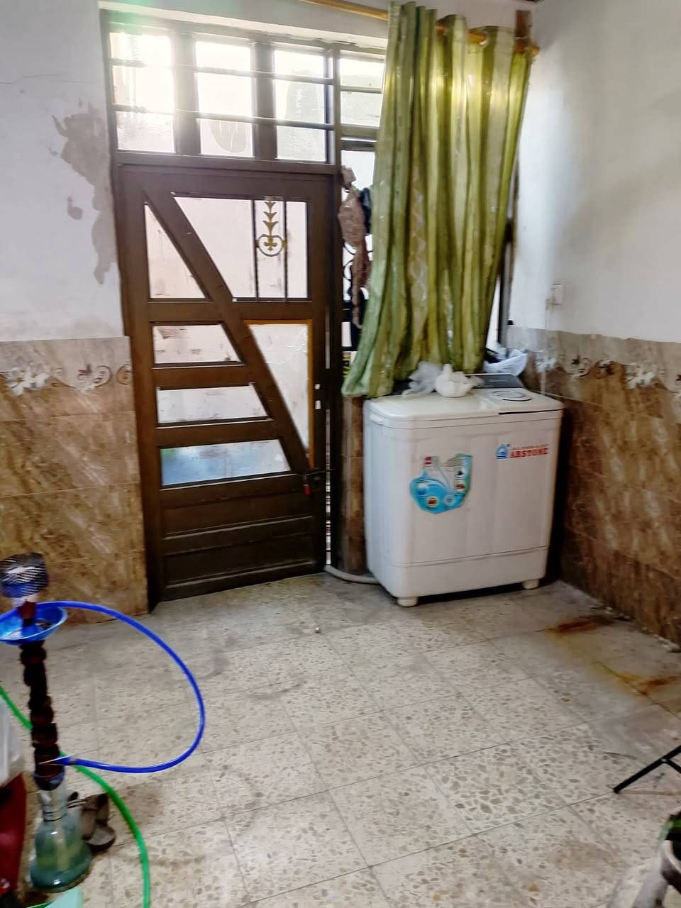 يا الله بيت🏠 للبيع 100م 
سعر 26💵معه مجال  

📋طابو زراعي سند 25 
بي قرار محكمة 
مشمول ابقرار تطويب 

قريب على شارع الصب 

البيت بناء طابوك اساس صب مسلح 
البيت يحتوي على🏠 
غرف نوم🛌
 صاله مطبخ 👨‍🍳🚪
ستقبال
 صحيات داخل او خارج 
العنوان نجف الاشرف مقابل قرية الغدير الاولى شارع🛣 الصب عمود 270 شارع مدرسه الاسراء 

***********
