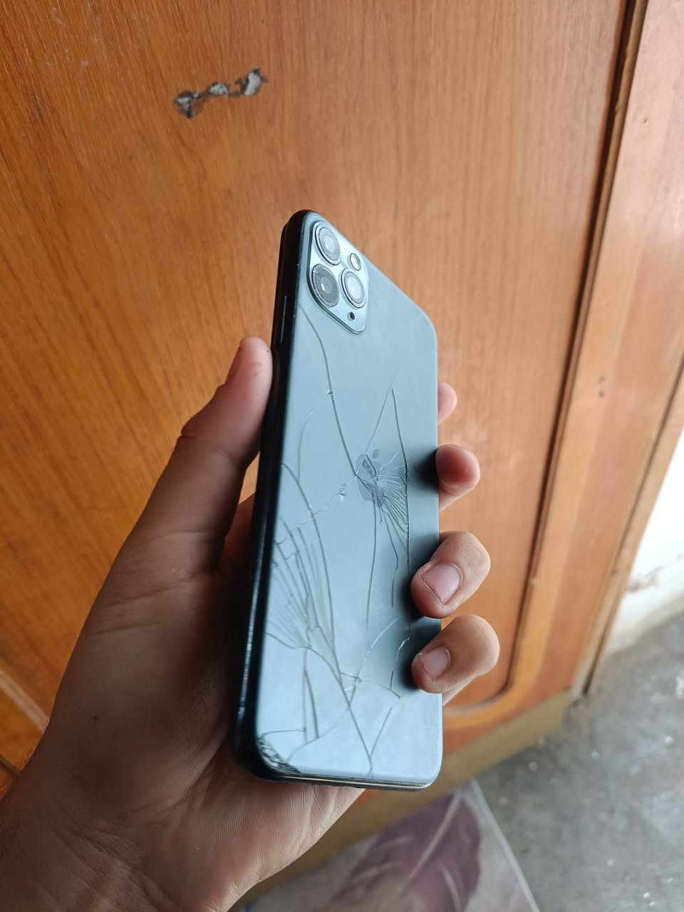11 pro max 256 95 الف فقط
سيم كارت عاطل ***********

نص مكتوب في الصور:
- 12:09
- حول
- الاسم
- < iPhone
- إصدار iOS
- < 26.6.2
- اسم الطراز
- iPhone 11 Pro Max
- رقم الطراز
- MWF42CH/A
- الرقم التسلسلي
- G6TCK4RFN705
- سجل تاريخ القطع والخدمة
- الأغاني
- 0
- الفيديوهات
- الصور
- السعة
- 256 غ.ب.
- متوفرة
- 240.21 غ.ب.
- عنوان WLAN
- 88:A4:79:3D:FA:51