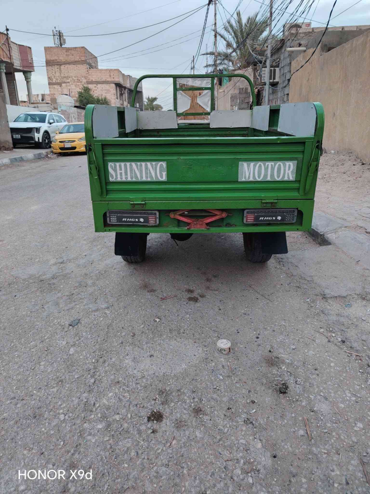 سلام عليكم ستوته للبيع مديل 22اوراق اصوالي يم مكتب حسين السعر خاص مكاني كربلاء حي شهداء الموضفين///***********مامتواجد ع فيس

نص مكتوب في الصور:
- HONOR X9d