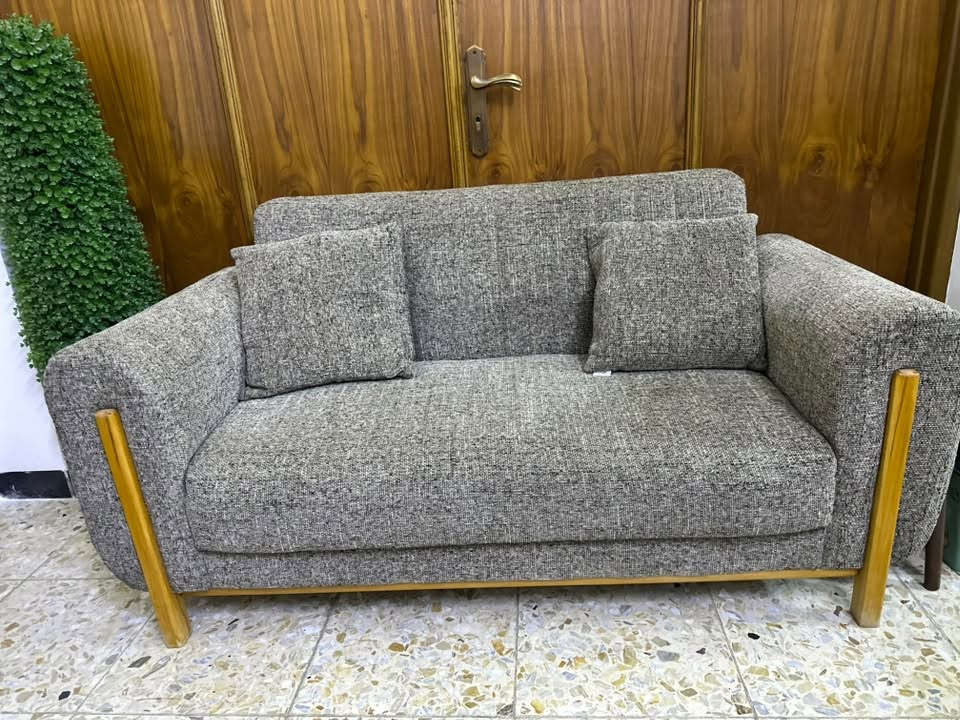 السلام عليكم
تخم تصميم خاص من شركه هوم ديزاين
التخم (١٠) مقاعد
خشب زان
القماشه مثل القديفه مطعمه
للاستفسار عن السعر ع الرقم
***********
