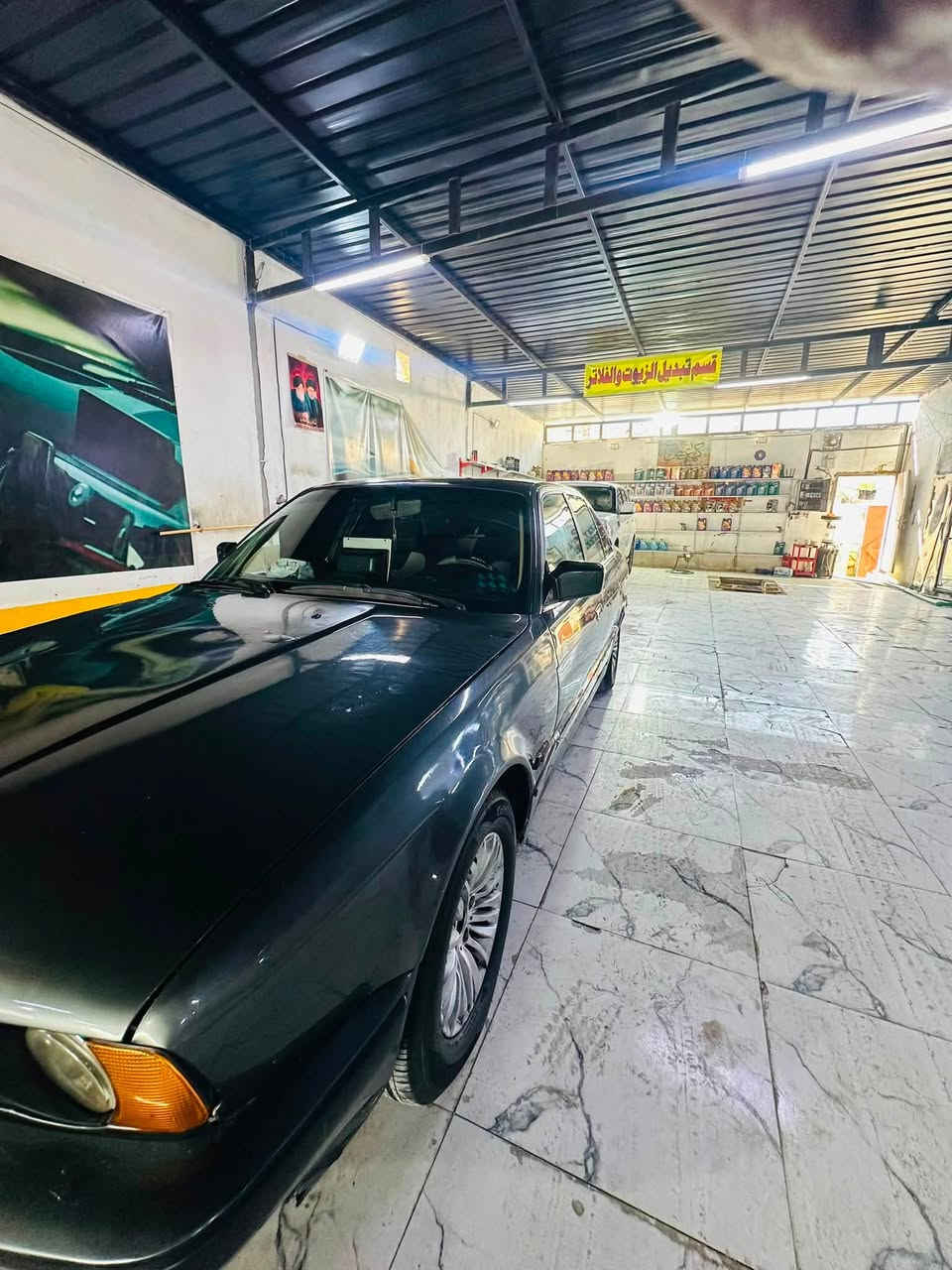 السلام عليكم 
#BMW_a34_1988_6V
مكينه بيه 525 مفتوح 
كير ومحرك ب جيس شرط بجيس سياره خرسه
زيوت ارقى نوعيه برفوي كار الاماني 
بانزين كله محسن استخدم قليل ما متعوبه 
ادامه كامله عليه قبل كم يوم 
تخم نوزلات 
تخم بلك 
تخم واير 
زوج تاير امامي جديد
زوج تاير خلفي باله
دوالخه كلش نضيفة
نقص الكمبريسر تبريد وبطل 
رقم بغداد ب اسمي تحويل شوكت ما يعجبك 

والسعر لحد يصير لوتي ب تعليقات وعود هوا خبره 
شراي ويريد صدك يشتري يتفضل خاص او تصال 
ورقم
*********** #هاذا_اتصال_واتساب
*********** #_هاذا_اتصال_فقط
#عنوان_كربلاء
