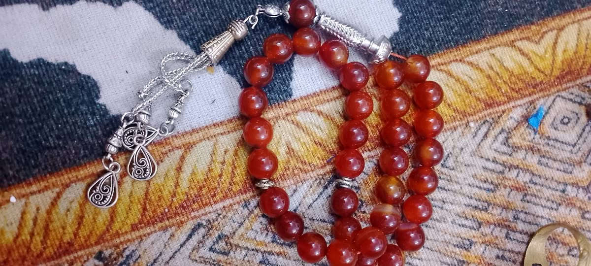 مسابح حجر طبيعي واسعار مناسبه اليحب يستفسر خاص يوجد توصيل لكل المحافظات ***********
