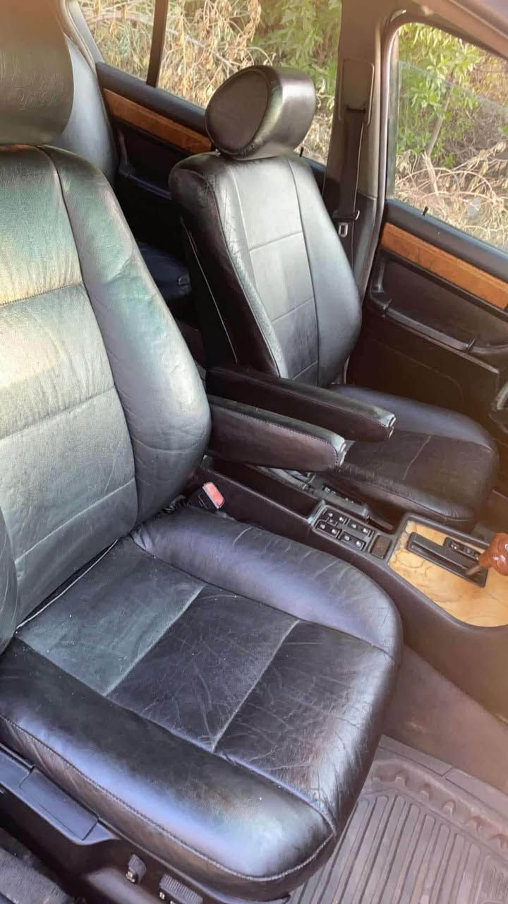BMW 730 للبيع
موديل 1992 لون اسود رقم بغداد

🛑محرك كير شرط 
🛑بردة جام خلفية كهرباء
🛑كير توماتيك _جام كهرباء
🛑كراسي كهرباء 
🛑لايت زنون
🛑تبريد وتدفئة شغال
🛑ويل خلية تخم تاير جديد
🛑داخل جلد
🛑صبغ عام جمالية  
السعر 63$ 
للاستفسار الاتصال على الرقم
***********
