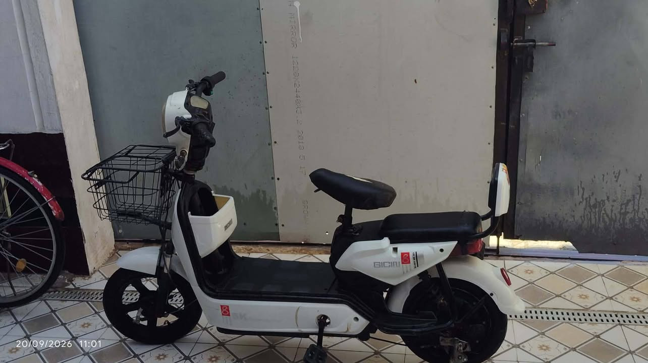 درجه شحن للبيع فول مواصفات واحد على واحد بصمه تاير الخلفي جديد والأمامي بحاله جيده جدا بطاريات نضيفه 
مكفوله كفاله عامه من عدى الشاشه فقط الدراجه شغاله ما بيه اي خلل     
رايدها 180 وبيه مجال بصيط 
للتواصل ***********
مكاني القاسم قرب مدرسه التفوق

نص مكتوب في الصور:
- 20/09/2026 11:41
- 20/09/2026 11:01