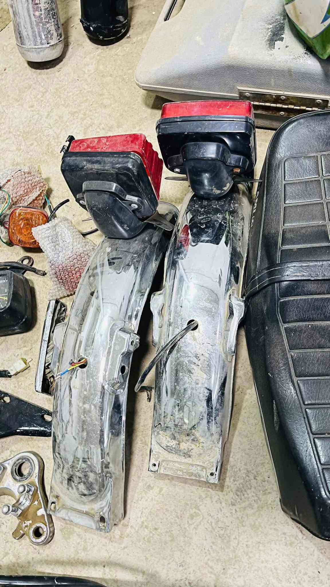 غراض دراجه كلمن وسعره والويل بي تاير وجوب ‭***********‬
