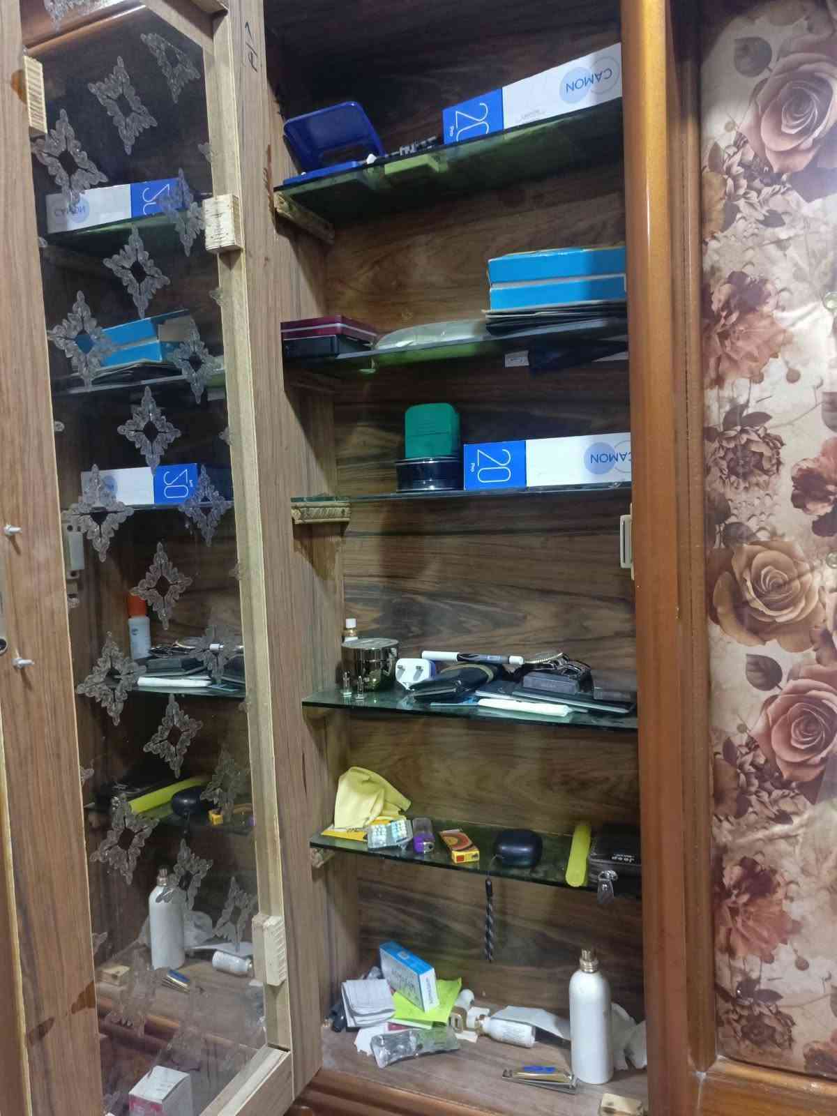 غرفة نوم • نظيفه ٩٥٪ • مجال للشراي