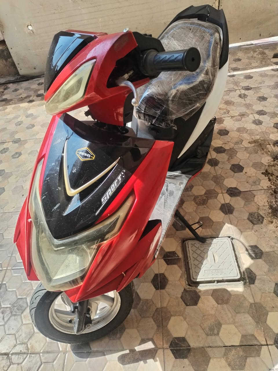 سكنس للبيع موديل 2024 خمسه باتري فول كهرباياتته كله شغاله مابي اي نقص بس الكفرات يرادله ترتيب سعر 350 رقمي وبي واتساب ***********
