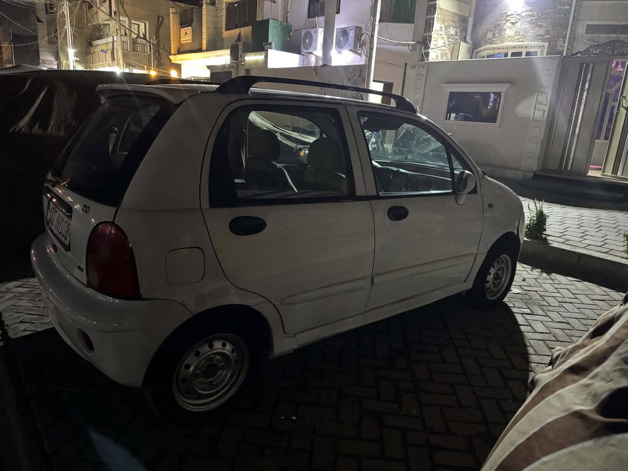 السلام عليكم كيو كيو موديل 12سيارة مكينه كير نضيفه بنيد صبغه موحلو رقم وسنويه جديد وشرط التحويل مكان بغداد السعر 18ورقه وبيه مجال رقم الهاتف ***********

