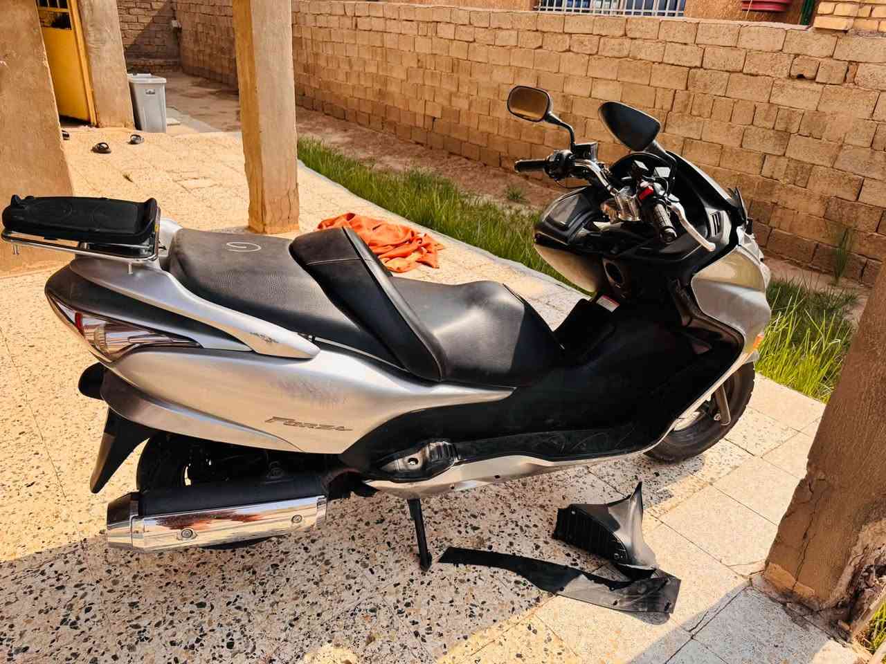 للبيع دراجه 0.9جديده بس سوت حادث بصيط كلش بس كفرات عوزه للستفسار ***********
