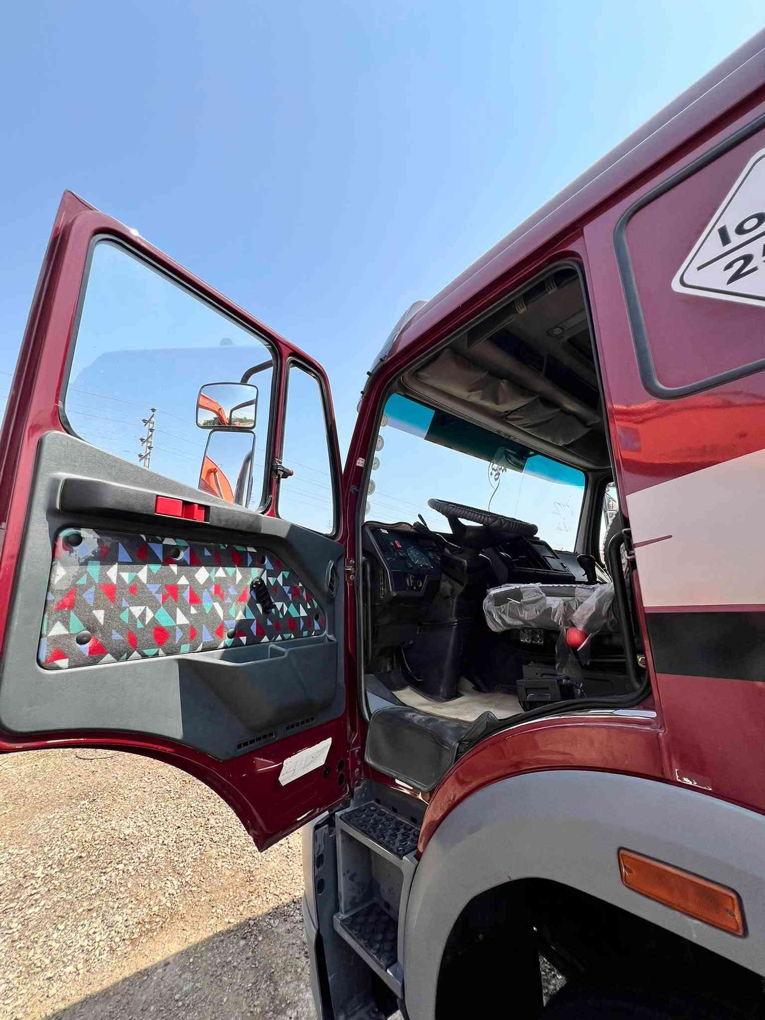 ١٩٩٦ • ٢٥٣٨ • بدون صبغ