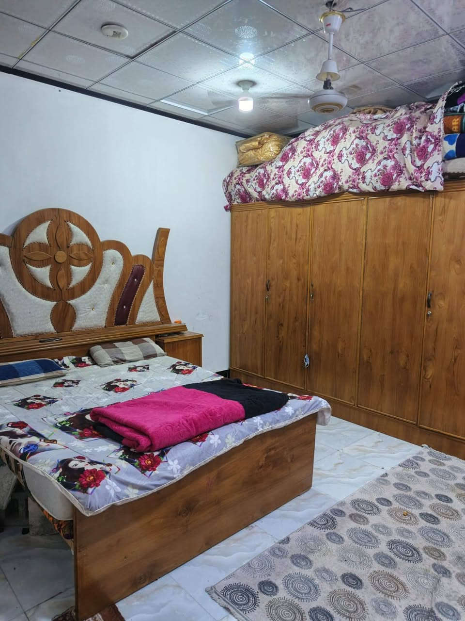 سلام عليكم بيت للبيع طابو زراعي 100متر موقعه حلوو كافه الخدمات وشارعه تبليط وسعر مناسب يحتوي على غرفة وصاله واستقبال وصحيات ومطبخ سعر 55وبي مجال العنوان كوفه حي ميسان شارع الزوار الاستفسار عل واتساب ***********
