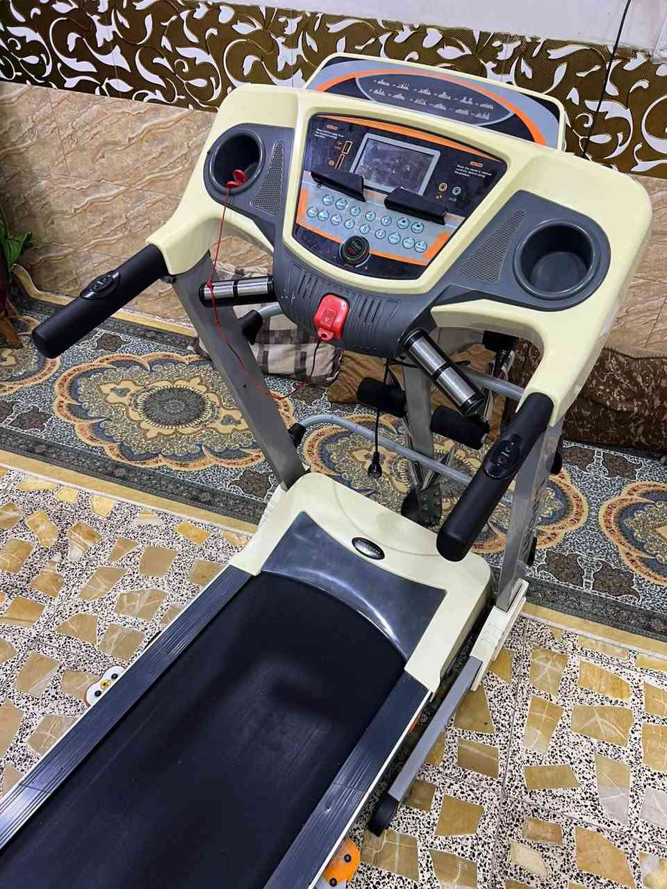 جهاز جري جبلي دبل ماطور شاشه لمس جدا نظيف ب280 الف بغداد يوجد توصيل لجميع المحافظات ***********
