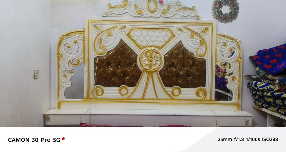 غرفه البيع مثل ماواضحه سعره  مليون  300وبيه مجال شراي يدخل خاص مستعجلين ع بيعته

نص مكتوب في الصور:
- CAMON 30 Pro 5G 23mm f/1.8 1/100s ISO391
- CAMON 30 Pro 5G 23mm f/1.8 1/100s ISO288
- CAMON 30 Pro 5G 23mm f/1.8 1/100s ISO385