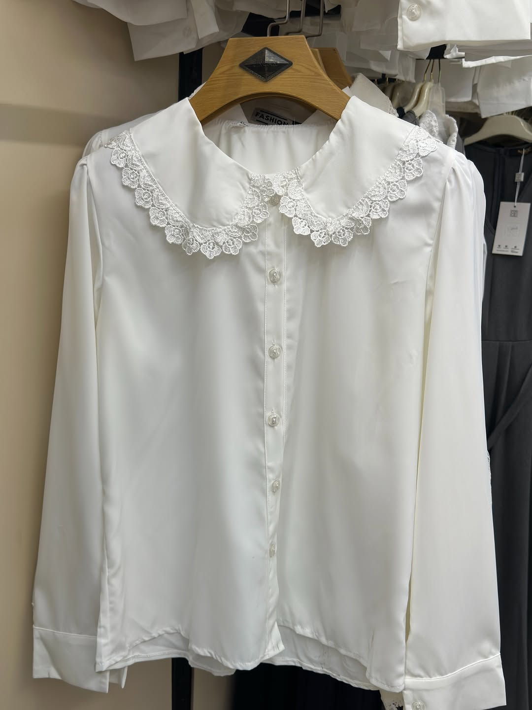 ✅نزاكه قمصان مدرسي ❤️😍👗
✅متوفر المقاسات 38-40-42-44-46
✅عنوان كوت شارع الهوره مقابيل نشاط مدرسي
✅للحجز أو الاستفسار عبر دايركت 
✅واتساب ***********#العنوان_كوت_شارع #العراق🇮🇶 #ملابس #توصيل_كوت #اكسبلورexplore
