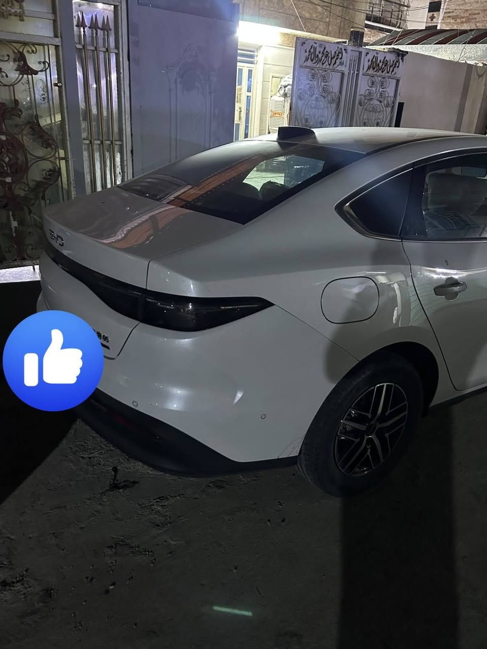 سلام عليكم سيارة للبيع 
BYD SEAL 5   الفول مواصفات 
مواصفات كاميرات 13 كامرة
حساسات 
قيادة ذاتية 
بطارية تمشيك 55 كيلو 
سيارة كلين مكفولة 
ماشية سيارة 17 الف 
السعر 24٫500 بيهة مجال بسيط
***********
