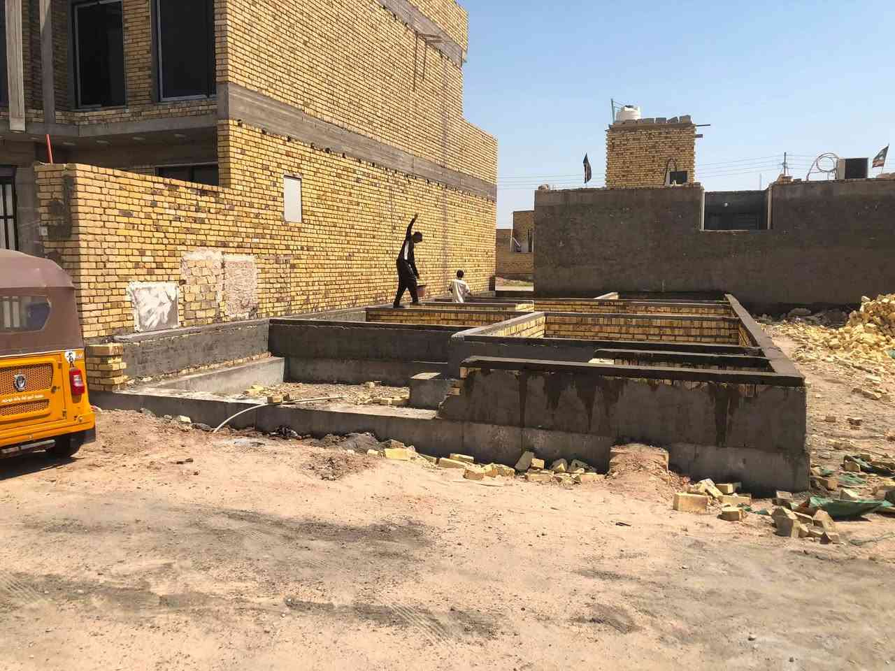 خلفه بناء متفرغ حالين ***********
