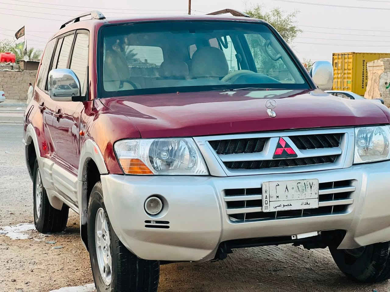 السلام عليكم للبيع باجيرو موديل 2002 رقم بغداد تحويل ثاني يوم سياره مكفوله من الكصه والنقل والضربه والكلبه والعيب الشرعي مكينه وكير اوتماتيك بلاد جدد حداده طخم تاير ويلكب جدد سياره جاهزه وجديده السعر63.    الاستفسار الرقم.*********** مكان السياره البصره
