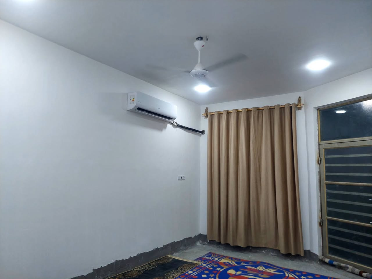 طابو صرف • ١٥٠م • العزيزية حي الموظفين
