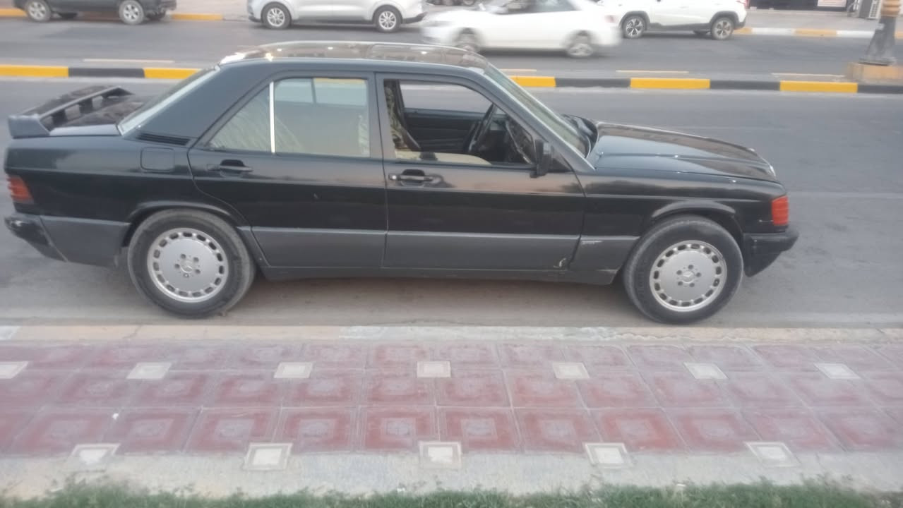 مارسيديس 91طيارين رقم بغداد إنكليزي باسمي سنويه 29 محرك كيرونجي حلوات كهرباءيات شغاله تبريدشغال السيارة بكربلاء السعر40وبيه مجال ***********ابوامير
