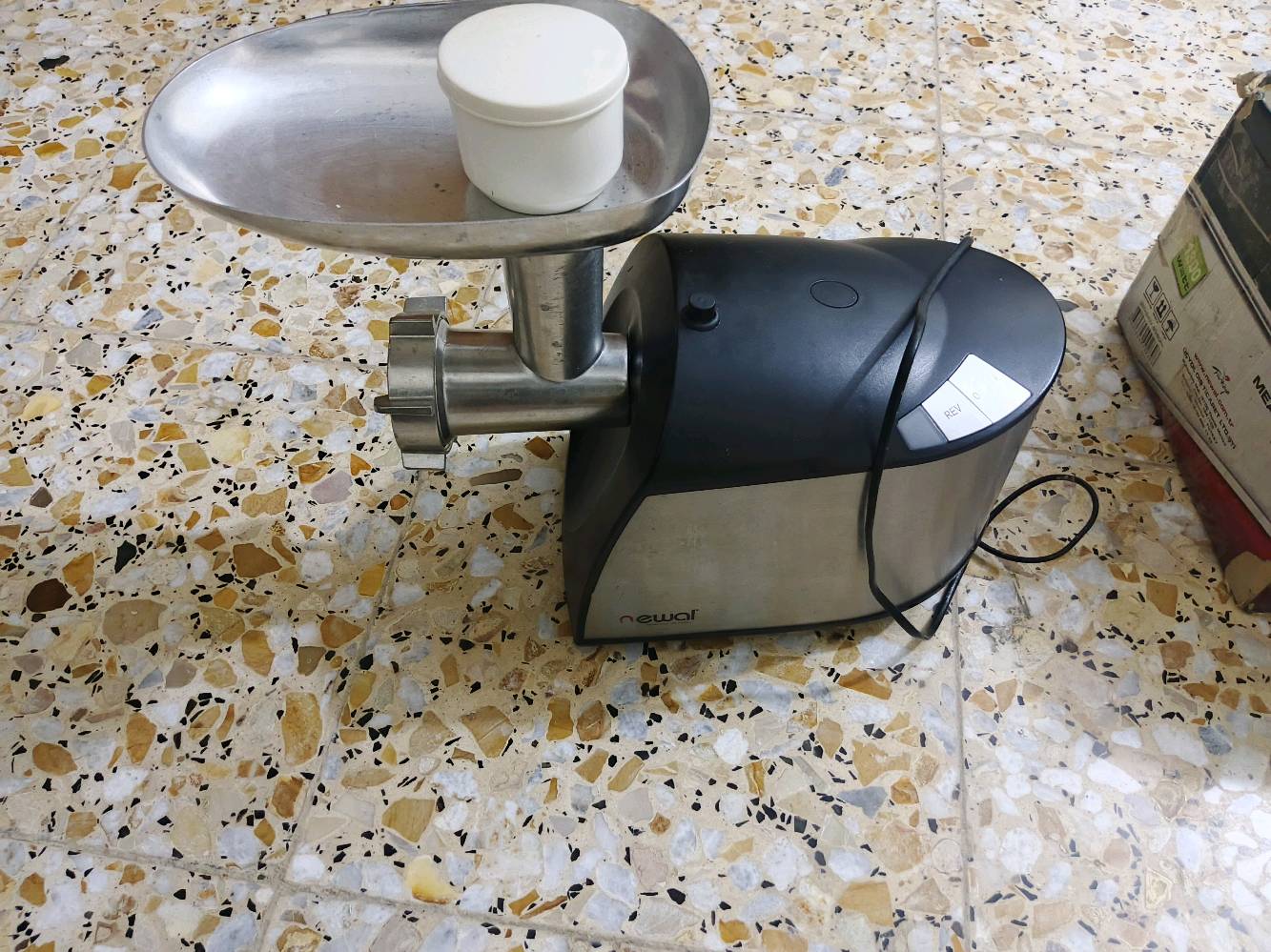 للبيع مثرامه لحم مستعمله قليل النظافه 90/100
اخت الجديده 
العنوان بغداد مدينه الصدر الحميديه 
للتواصل ***********