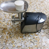 للبيع مثرامه لحم مستعمله قليل النظافه 90/100 اخت الجديده  العنوان بغدا...