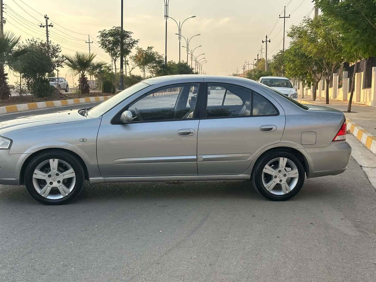 سامسۆنگ 2009نمونە لەجوانی سەیارە کە هین ماڵانەو کۆد بەناوی خۆمە بیتەقەو ڕەقە چوار تایەی تازەی بۆبەسراوە و بیمەسرەفە نرخی51گەڵاو مامەڵەیەکی کەم ***********
***********
