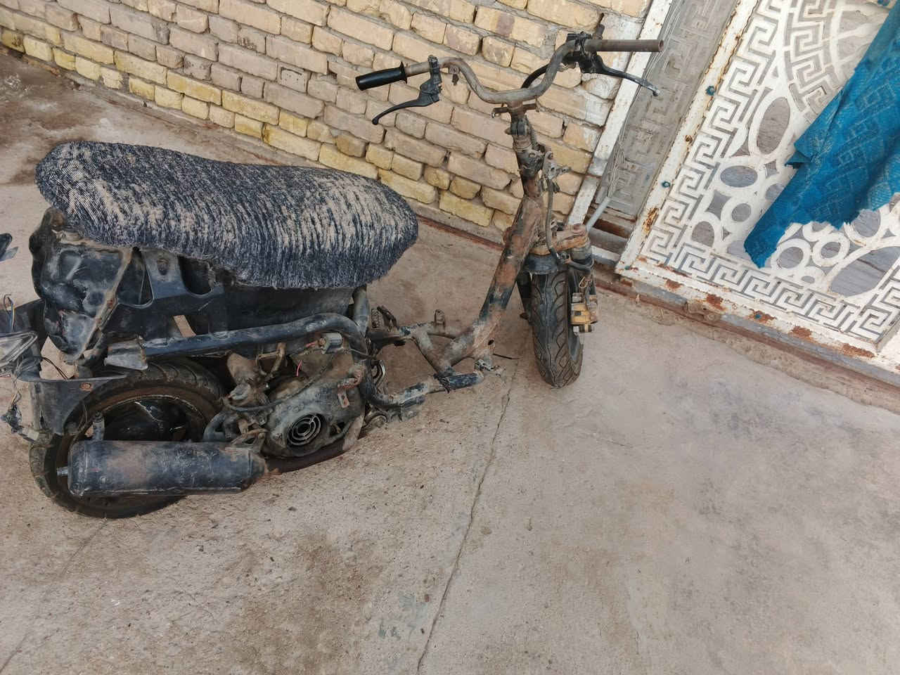 ذبانه • فراشه • حديد