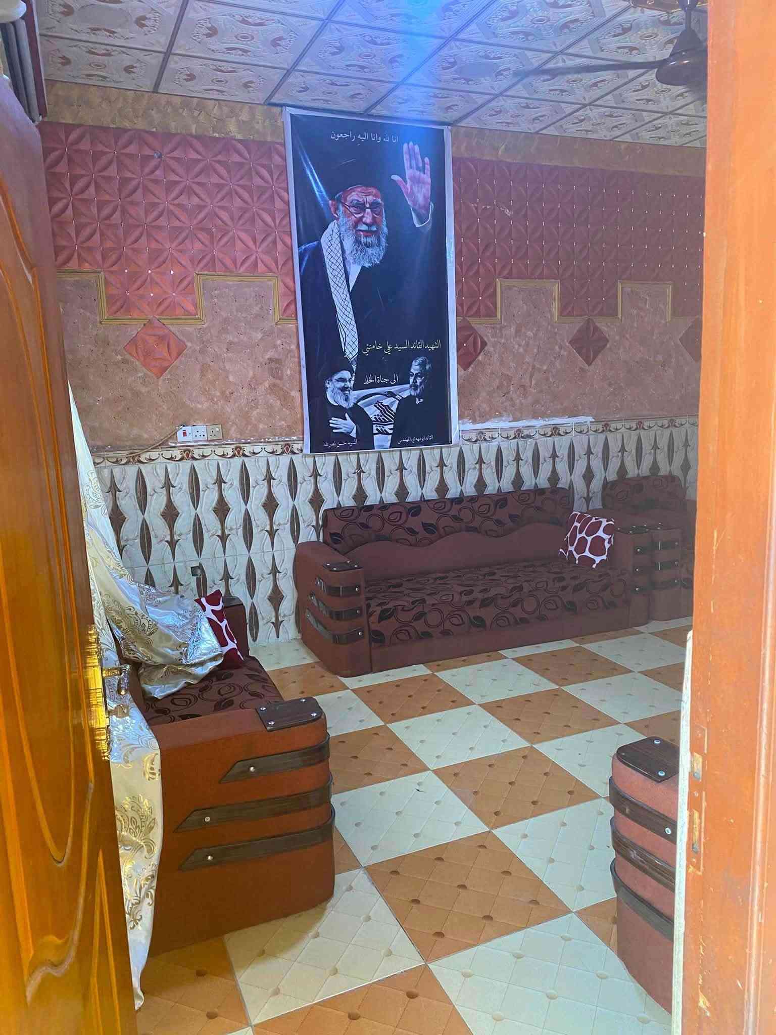 طابو صرف • ٢٠٠م • طابقين」「ع الشارع العام」「قريب جسر المعارض」「قريب مدارس...
