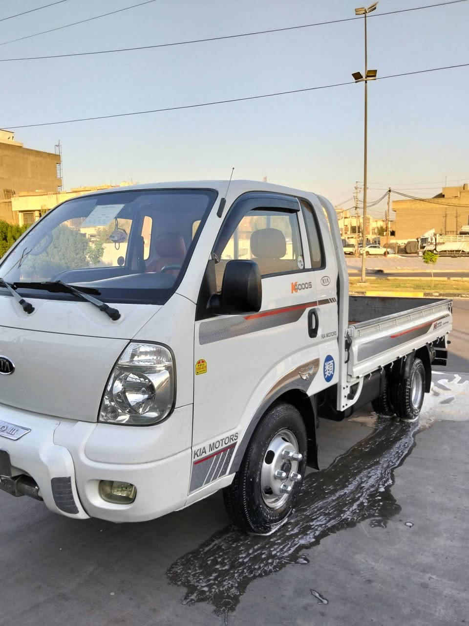 السلام عليكم 
كيا فحل لبيع موديل 2008 رقمها بغداد  شرط التحويل 
مكينه 4000 جديده لا صرف ولا بخار ولا تنقيص
وكير ومكينه واكسل وشاصي ورقم شاصي كل مكفول 
تخم تاير جديد شاده تاير خلفي محور 14وستد 27 
ودوشمه درجه اولى مدوشمه سياره جاهزةكبل لشغل 
السياره مكفوله من الضربه والكص والتبديل عده صبغ بل دوسات والصفاحيات فقط والباقي مكفول 
العنوان بغداد البلديات 📍 السعر 105 وبيه مجال بسيط الرقم ***********
