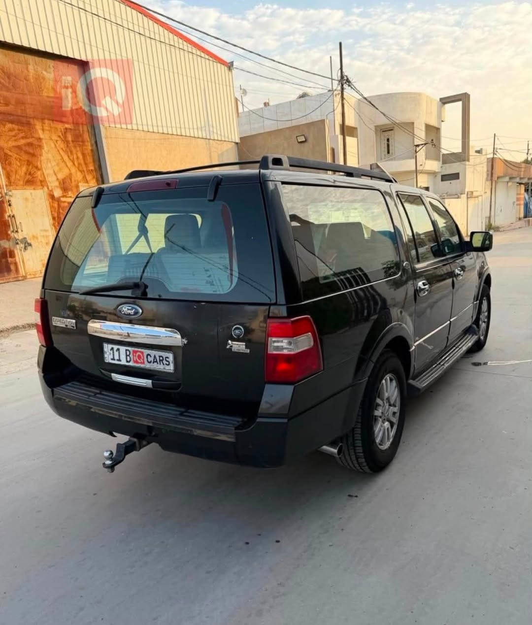 فورد اكسبديشن 2011 XLT 
محرك 8 رقم بغداد خصوصي بأسمي رقم وسنويه جديد 
بدون حادث السعر 135 وبي مجال 

للتواصل ***********
