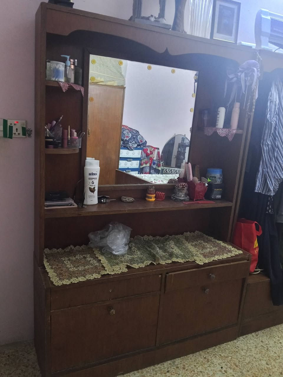 لبيع غرفه نوم
السعر 250 الف العنوان الموصل حي القدسية الثانية
***********
