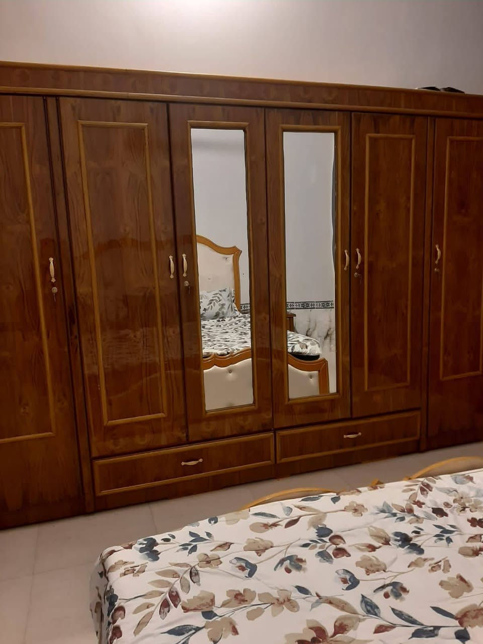 سعر الغرفه مليون وربع نجاره تزكام حسب صوره وطلب ولقياسات لي تعجبك نشتغلك المكان ناصريه مركز ***********

