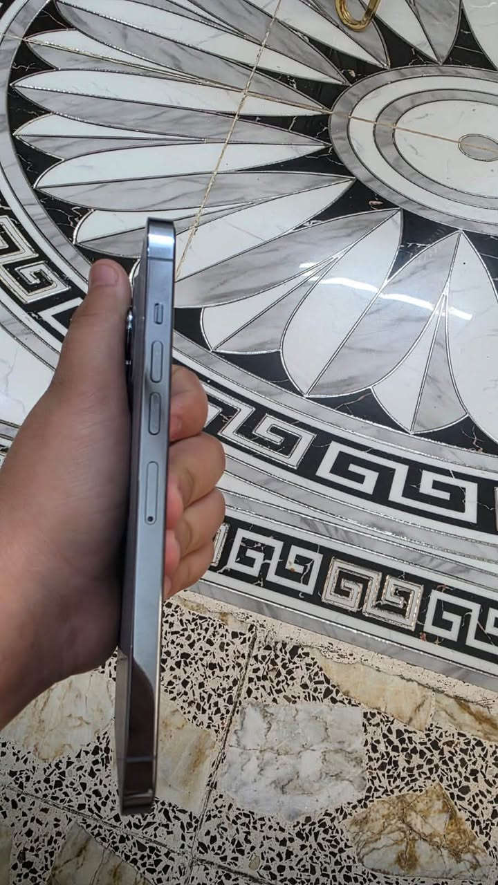 آيفون ١٣ برو ماكس • بطارية ٧٥ • كفالة عامة