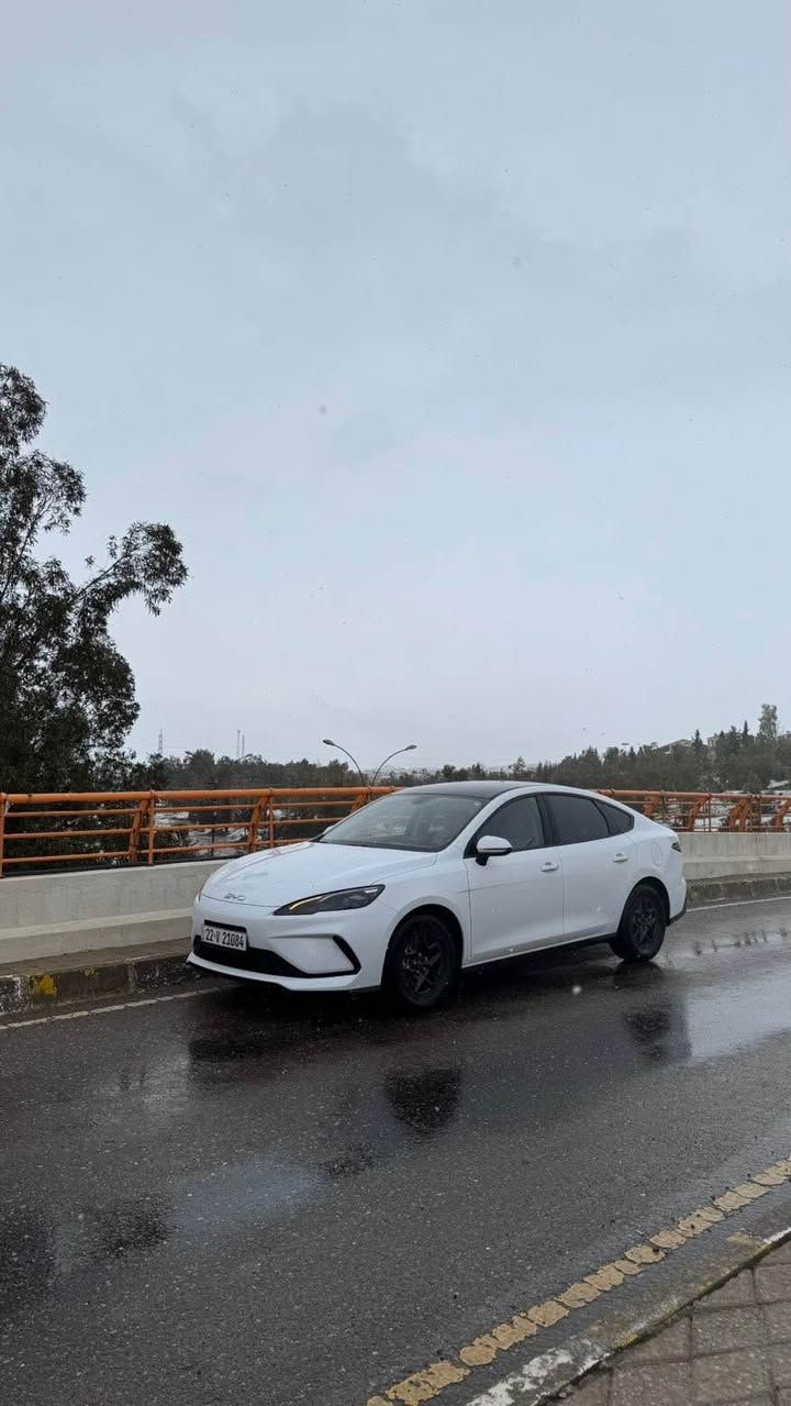 BYD 2025 seal05 
سیارەکە زۆر خاوێنە ١٨ هەزار رۆشتوە لە چاملخی پشتی هەندەک شوختی هەیە باقیدی نا ساردی نە سبوخ هیچی نیە داوای ١٣٨ دەکەم مەجالێکی کەم لۆ زانیاری زیاتر *********** أربيل, العراق
