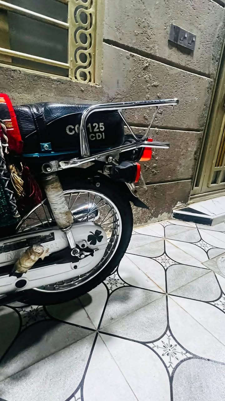 سلام عليكم درجة اربعه كير 🏍 لون ابيض متياز نضيفه مديل 2026 مكفوله من كلشي اوراق سكنر سعره 775وبيه مجال دراجه نضيفه شلعه ومعدل خير من الله العنوان كربلاء قنطره السلام 📍 متواجد خاص📍 اتصل وبيك خير وتدلل ***********💫🏍
