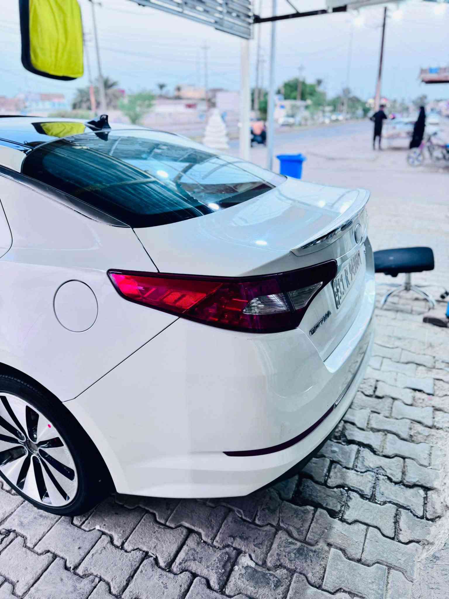 سلام عليكم 
كيا اوبتيما ٢٠١٣ sxl فول موصفات للخير وارد امريكي بيه ٤ قطع صبغ بدون شواصي ولا لغود
رقم بغداد الجديد هزه جديده
موصفات 
بصمه
كشنات جلد 
اوتو هولد. 
شاشه دجتل 
كشنات تدفئه تبريد  والخلفيه تدفئه 
بنراما 
شاشه جبيره 
سايد بريك بصمه 
بك لايت لد 
٥ ويل كب حجم ١٨ 
مكينه تيربو معلايه كازكت فقط عن الدوانز 
سستم صوت انفنتي 
كشن ذاكره 
مكان السياره الدوانيه 
السعر ١٠٠ وبيه مجال قليل 
***********
