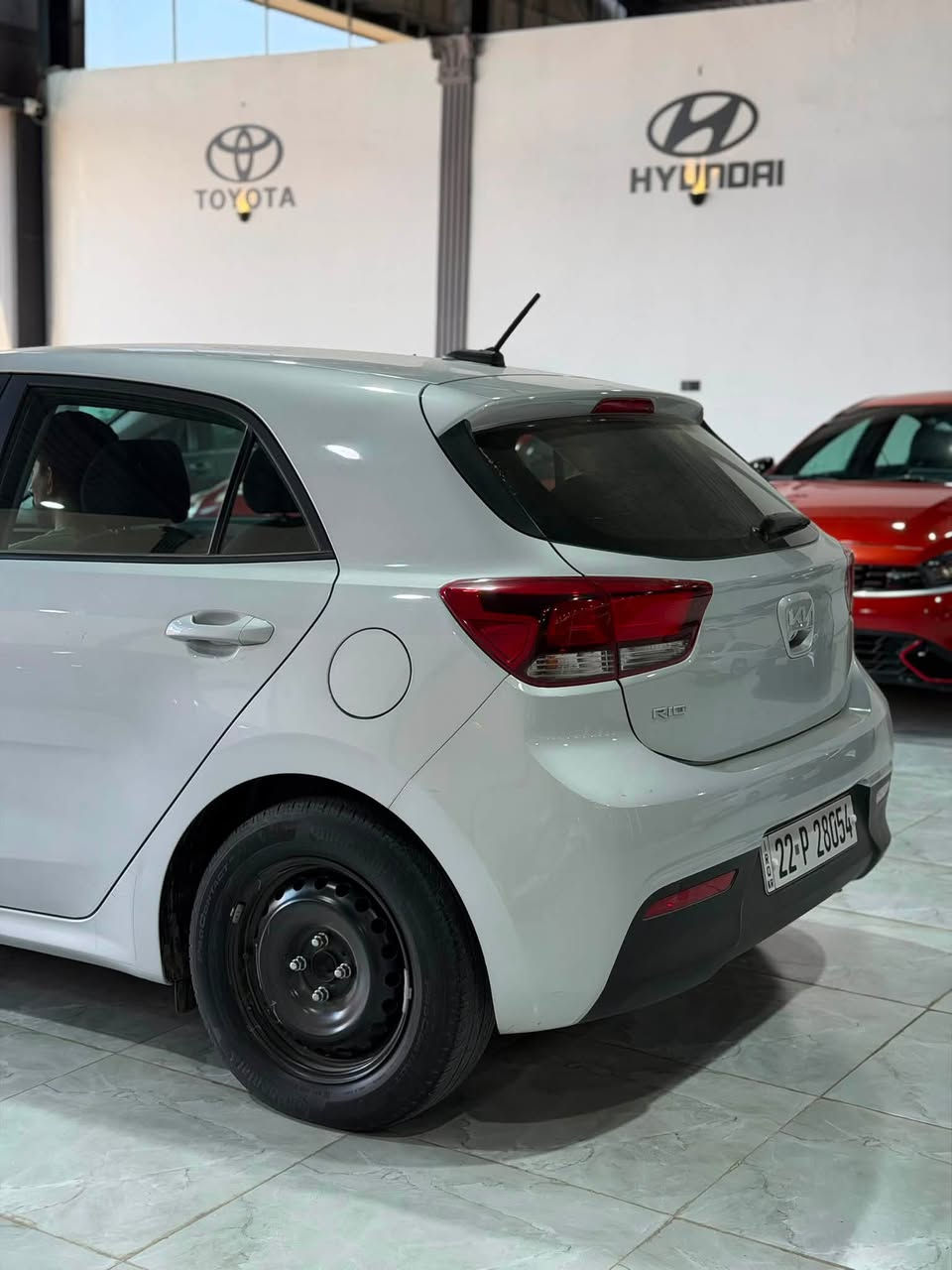 � للبيع كيا ريو LX موديل 2023
✅ الممشى: 36 ألف كم
✅ السيارة بحالة جيدة
✅ الحادث: بوند فقط (صبغ خارجي)، بدون دواخل
✅ مواصفات فئة LX:

* محرك 1.6 لتر
* ناقل حركة أوتوماتيك
* شاشة مع Apple CarPlay وAndroid Auto
* كاميرا خلفية
* تحكم بالمقود
* مرايا كهربائية
* نظام ABS ووسائد هوائية
* تكييف ممتاز

💰 السعر: 118 ورقة، وقابل للتفاوض البسيط.

📞 للاستفسار:
***********

📍 الموصل – مدينة المعارض الحديث
