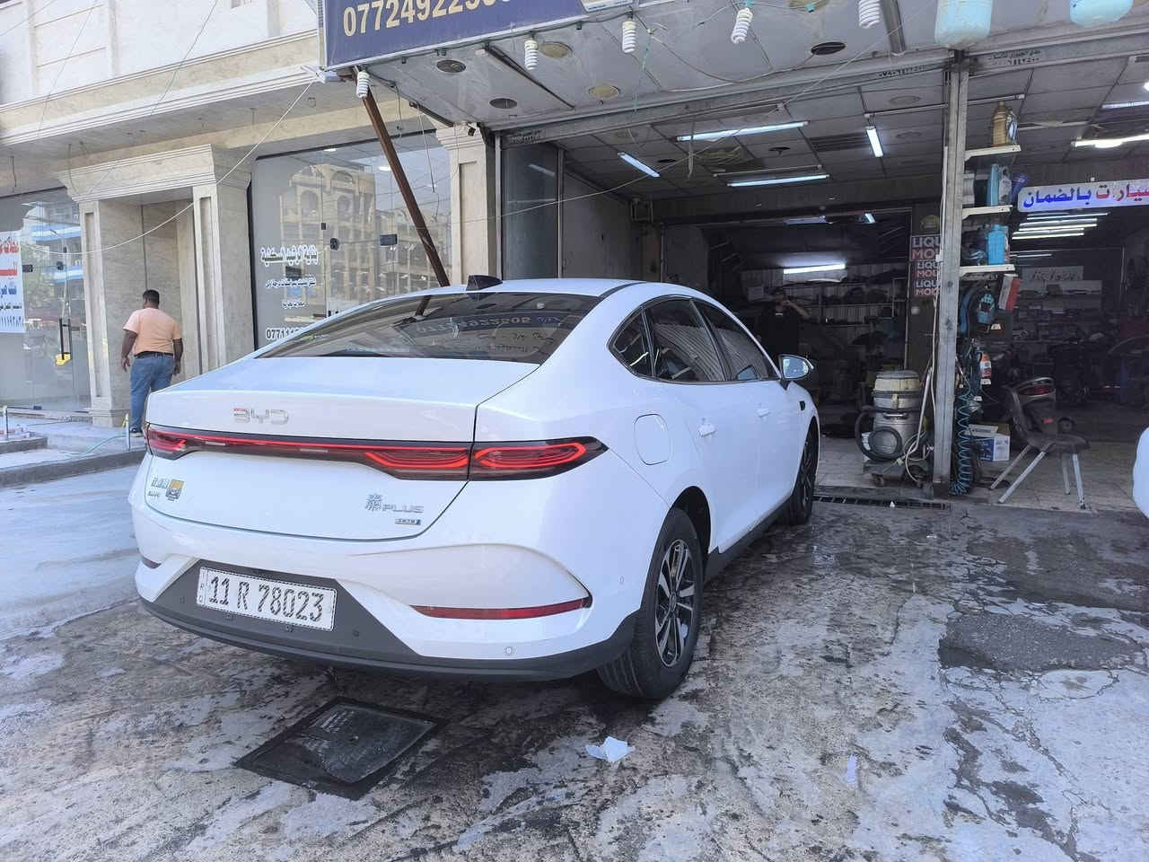 Byd qin plus. أعلى فئه ام 13 كاميرا و قياده ذاتيه
داخل زيتوني كشن كهرباء شاشه اكبر حجم 
السياره بحاله الشركه ابد مابيها نقص ولا ضرر 
ماشيه 29 حيل نضيفه السياره بيها شخط اصغر من طرف الاصبع و مكحل صورته موجوده بالمنشور ليش تأخذ بدون مواصفات بسعر عالي هاي الفول و بسعر 23.500.000 و بيها مجال عيوني للجميع 
***********

نص مكتوب في الصور:
- 07724922...