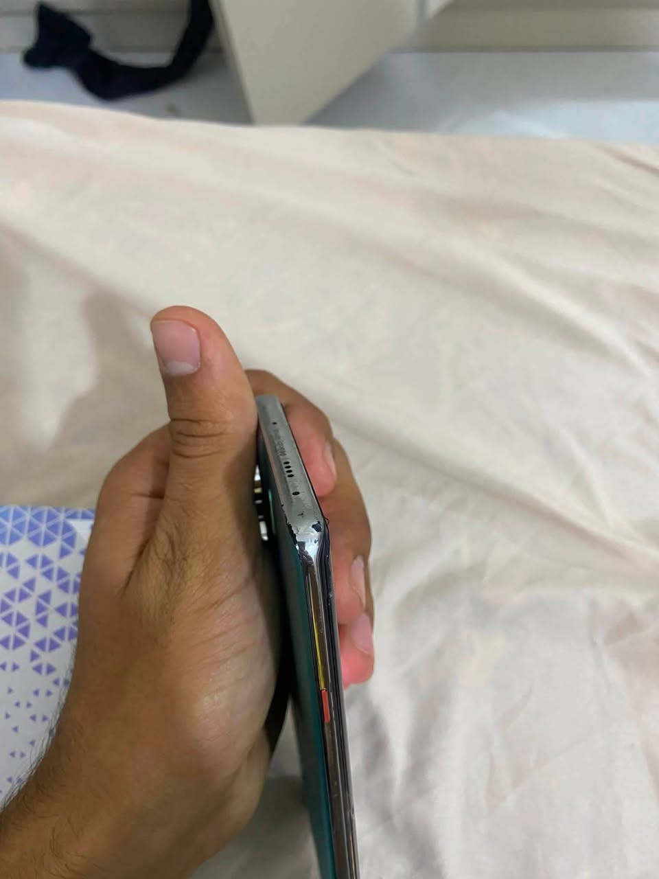 سلام عليكم تكنو كامون 40 برو جهاز ما مفتوح بس بي طختين بل شاصي شرط ما مفتوح رام8+8 بطاريه 5200 شاحنه ويا 45 واط اصليه مالو  جهاز مابي شي سعر 300 وبي مجال لطيبين رقم متواجد ***********
