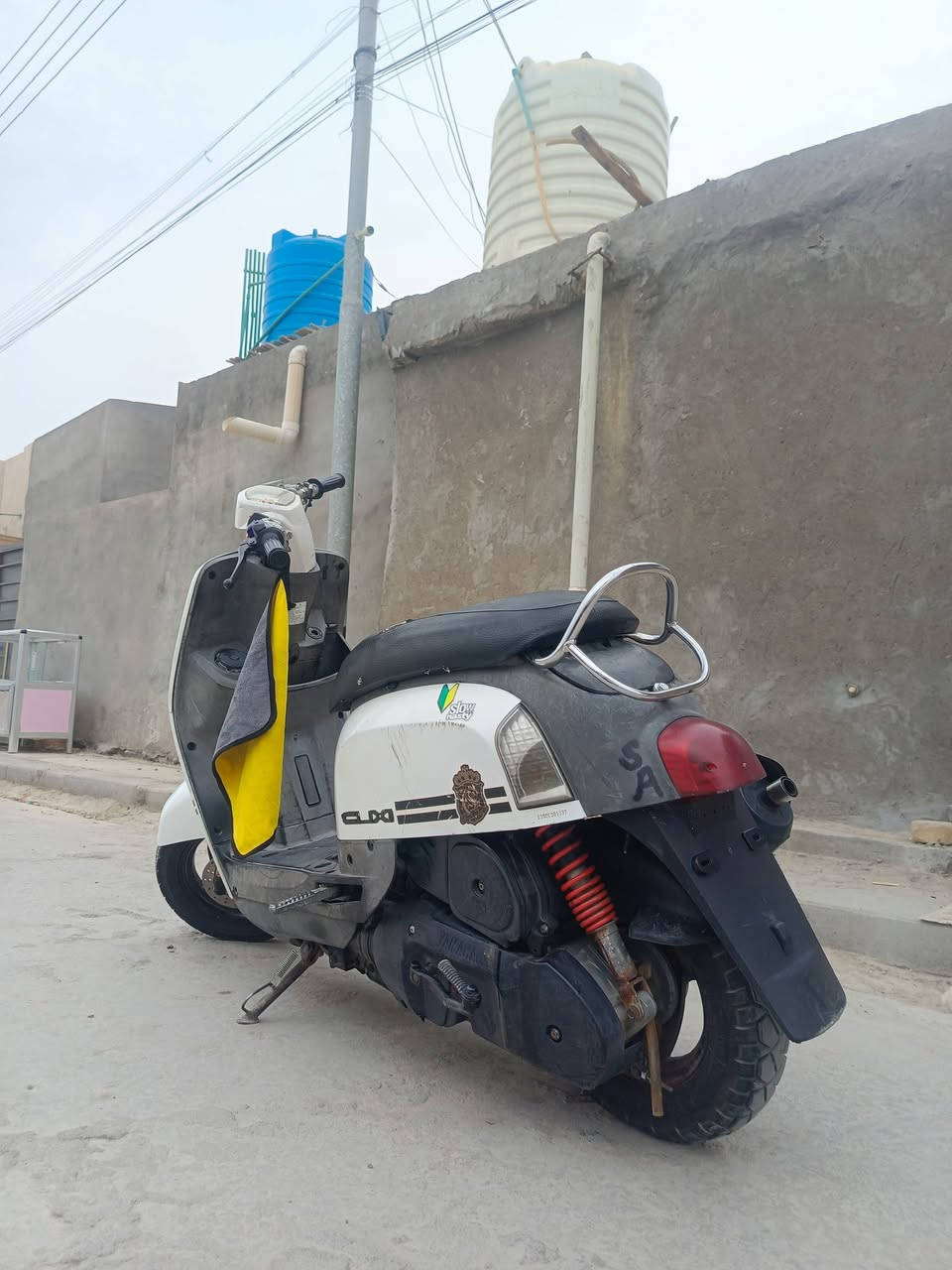 بوليس • بلاديه • زنون