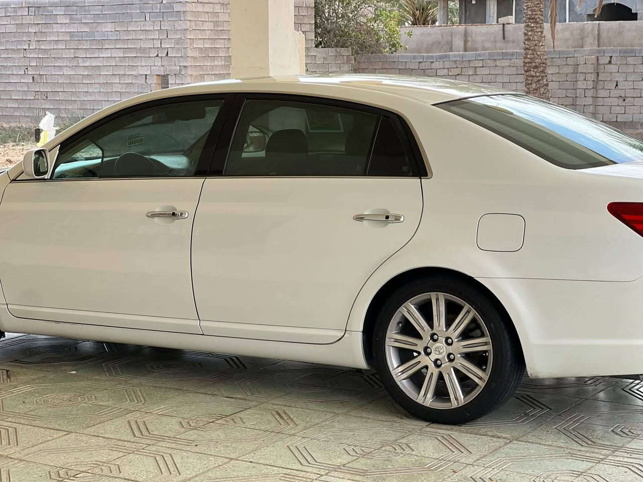 للبيع تويوتا أفالون موديل 2008 خليجي 

السيارة نظيفة وحلوة وتستاهل ومكفولة كفاله عامة إن شاء الله.

🔹 خليجي
🔹 موديل 2008
🔹 رقم سليمانية باسمي
🔹 الباب الخلفي مبدل بنفس اللون بدون ضربة وبدون صبغ
🔹 بيها صوت رواجز فقط بس صبح 
🔹 البيع للجادين فقط والمعاينة والفحص خير دليل
💎مكان السياره الرمادي حصيبة الشرقية 
💎*********** 💎السعر 135
السيارة أبيعها بالحلال وما أحب أبخس حق أحد ولا أغش أحد.
اللي يجي يعاين ويفحص السيارة بنفسه وإذا ناسبتة يتوكل على الله.

الله يرزق المشتري والبائع والرزق الحلال هو البركة
